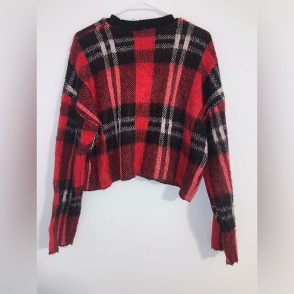 Plaid Boxy Sweater - Picture 6 of 11